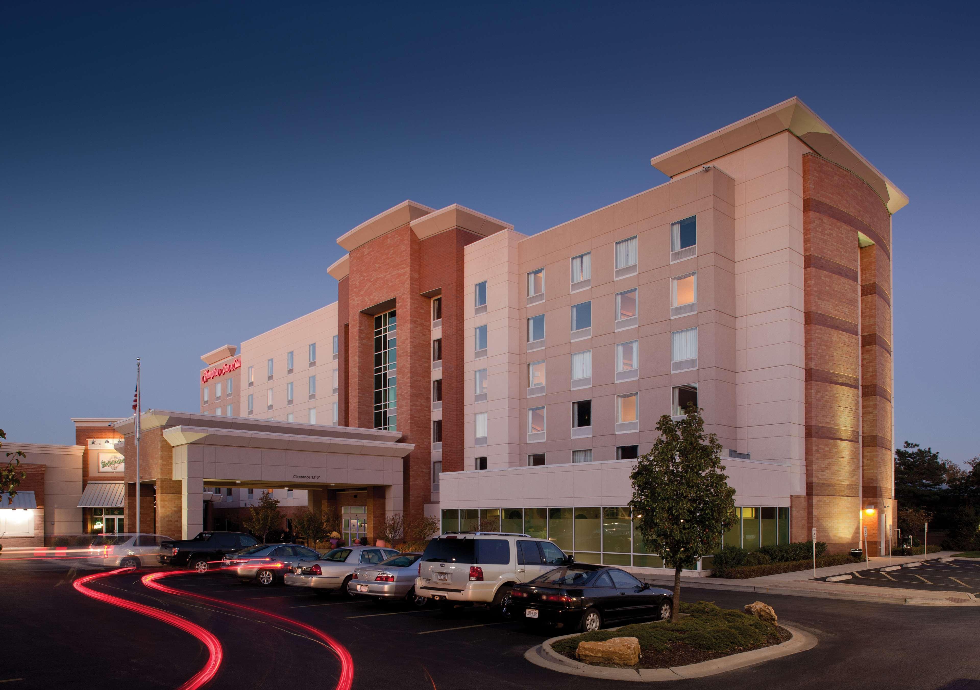 Hampton Inn & Suites St. Louis At Forest Park Exterior photo