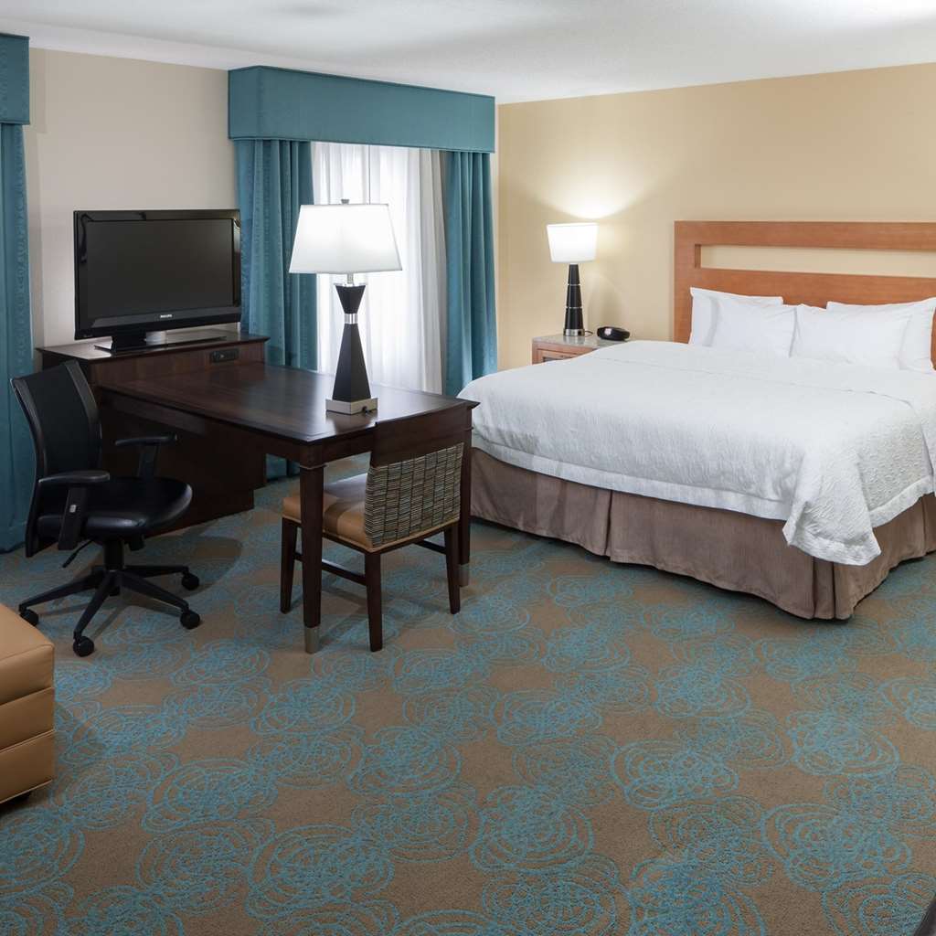 Hampton Inn & Suites St. Louis At Forest Park Room photo