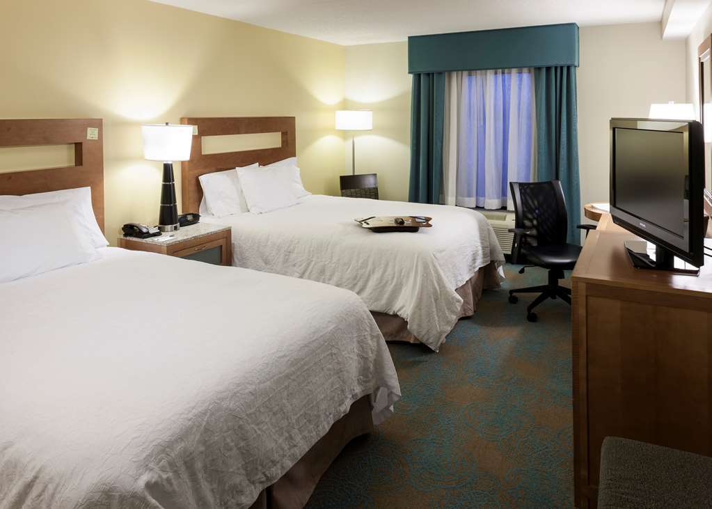 Hampton Inn & Suites St. Louis At Forest Park Room photo